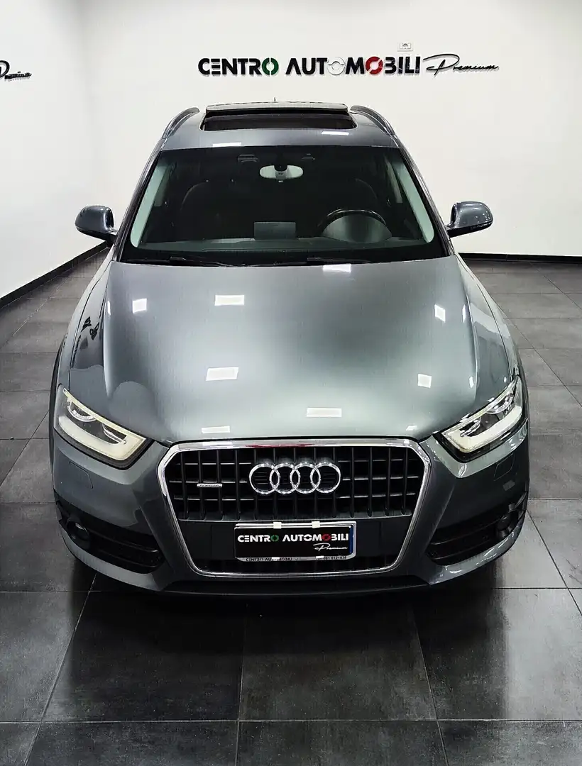 Audi Q3 2.0 TDI 140 CV quattro S tronic Design Tetto Gris - 2