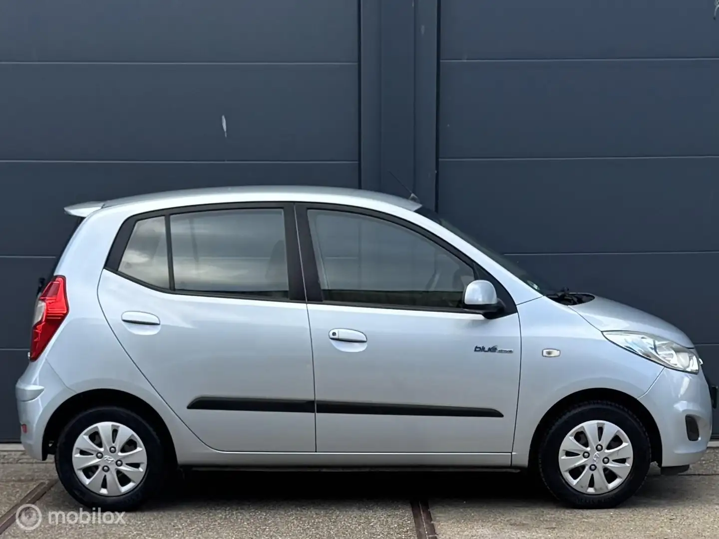 Hyundai i10 1.0 i-Drive Cool 5 deurs - AIRCO - EL. RAMEN - CPV Grijs - 2