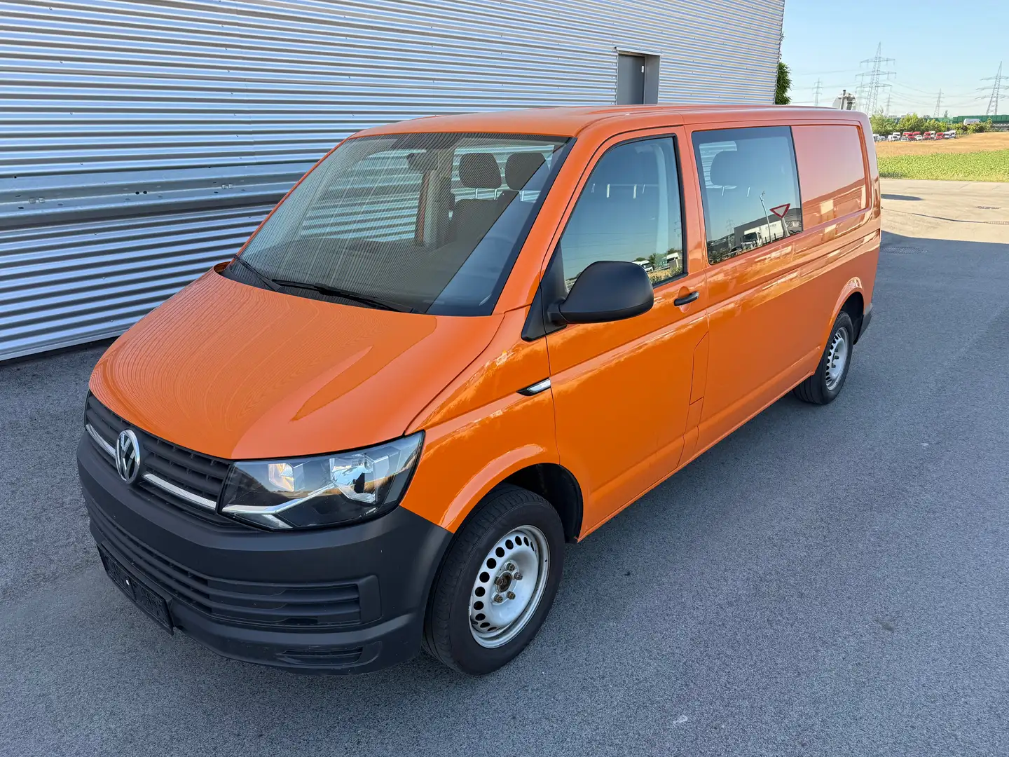 Volkswagen T6 Kombi lang ID:125 Orange - 1