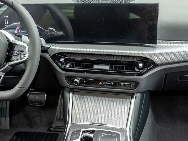 BMW 3 Series view 6