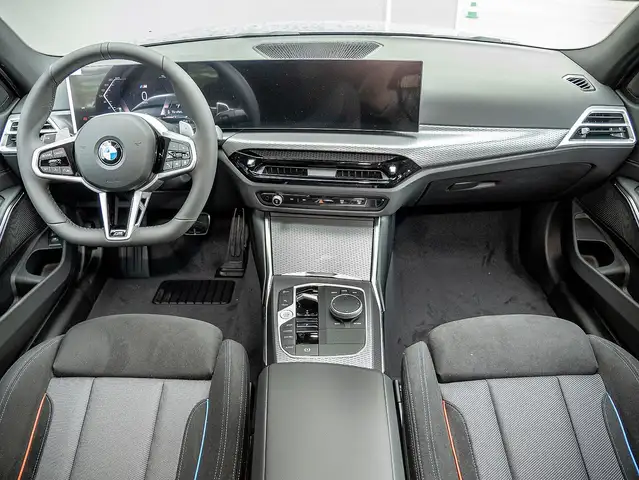 BMW 3 Series view 5