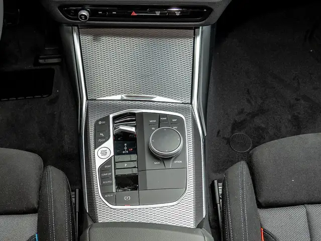 BMW 3 Series view 8