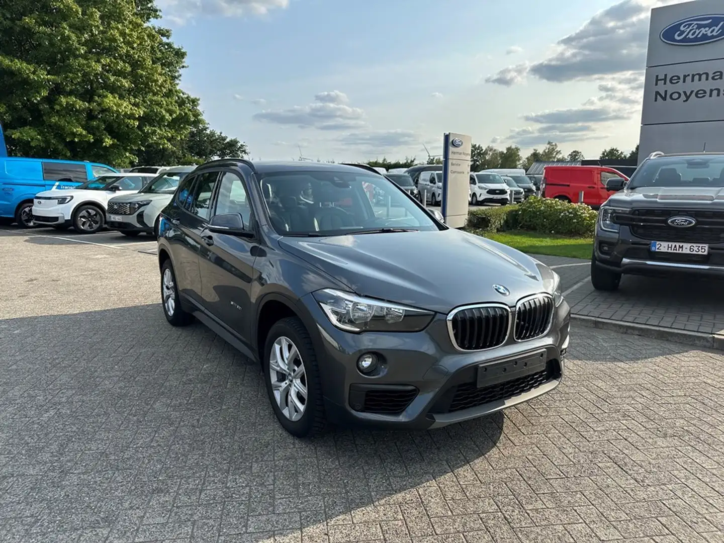BMW X1 sDrive20i AUT Grigio - 1