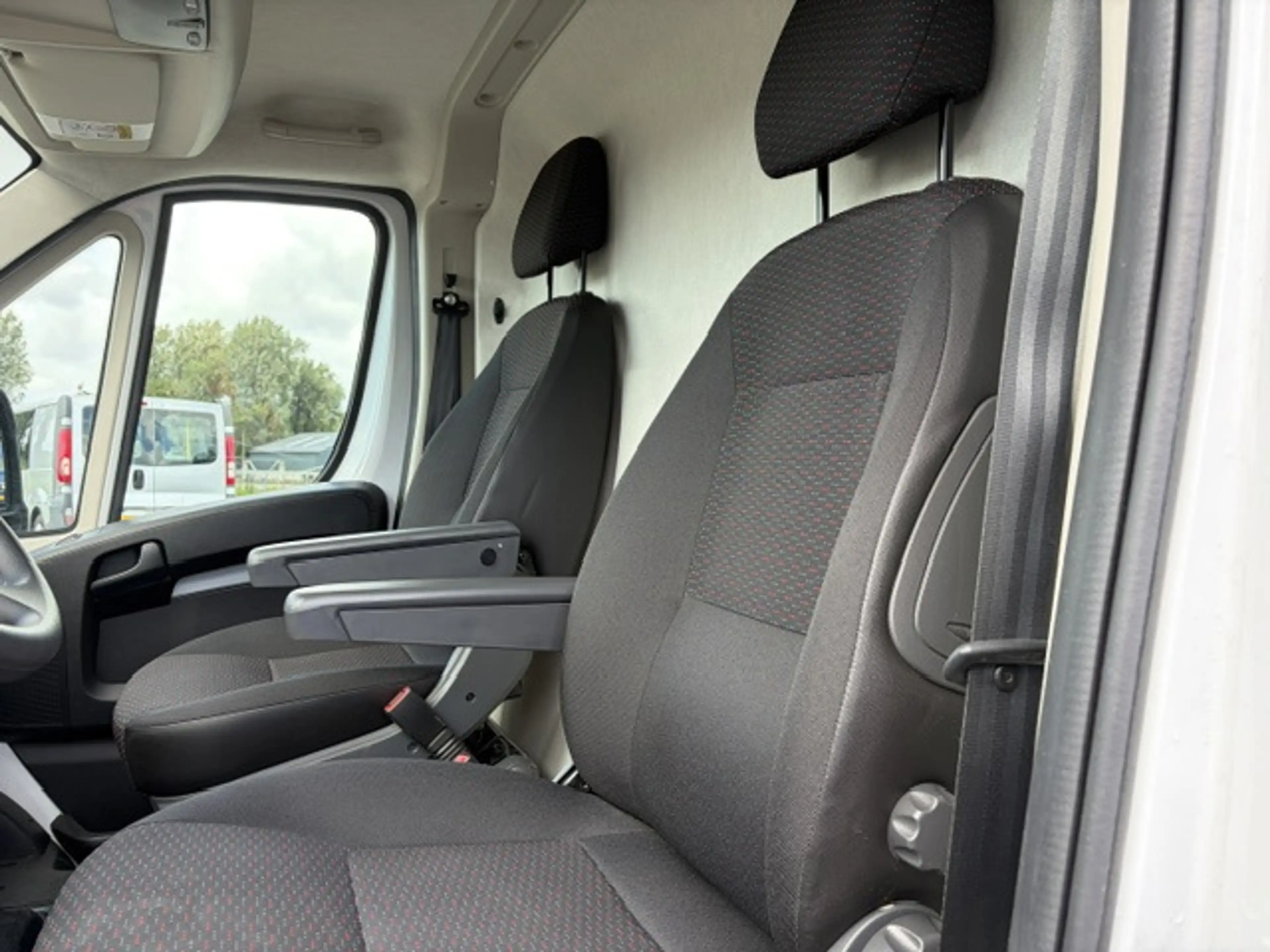 Opel Movano 2.2D 140 Zwaar L4H2 Edition 140 PK Euro6 — photo 14