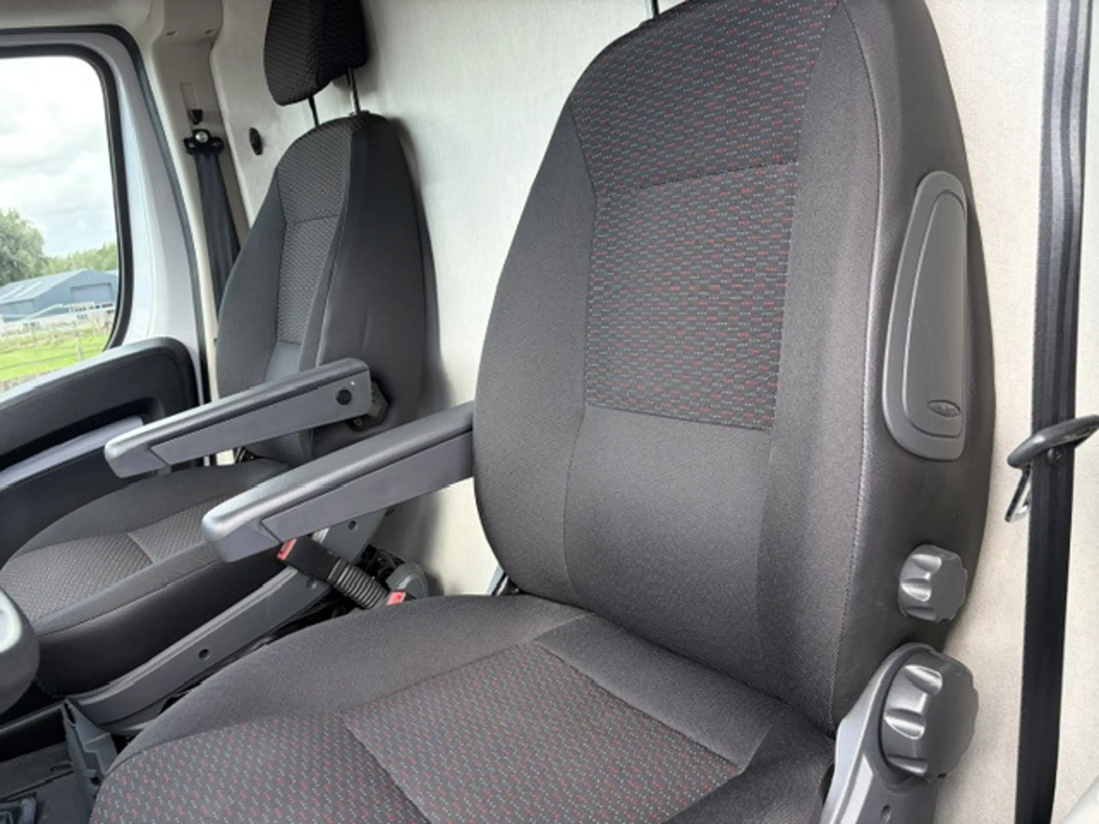 Opel Movano 2.2D 140 Zwaar L4H2 Edition 140 PK Euro6 — photo 5
