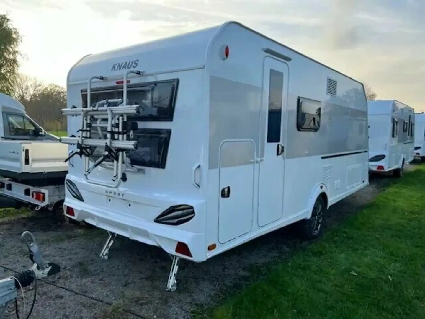 Knaus Sport 500 QDK Mikrowelle - 2
