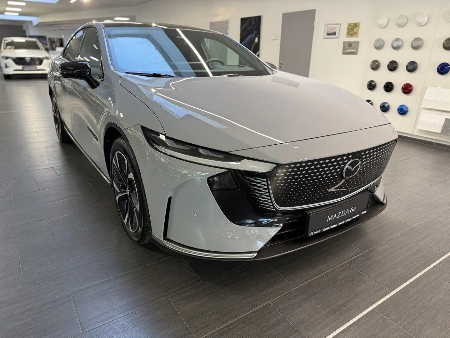 Mazda 6e EV 258PS Takumi 14,6-Zoll-Touchdisplay 360° S Grau - 1