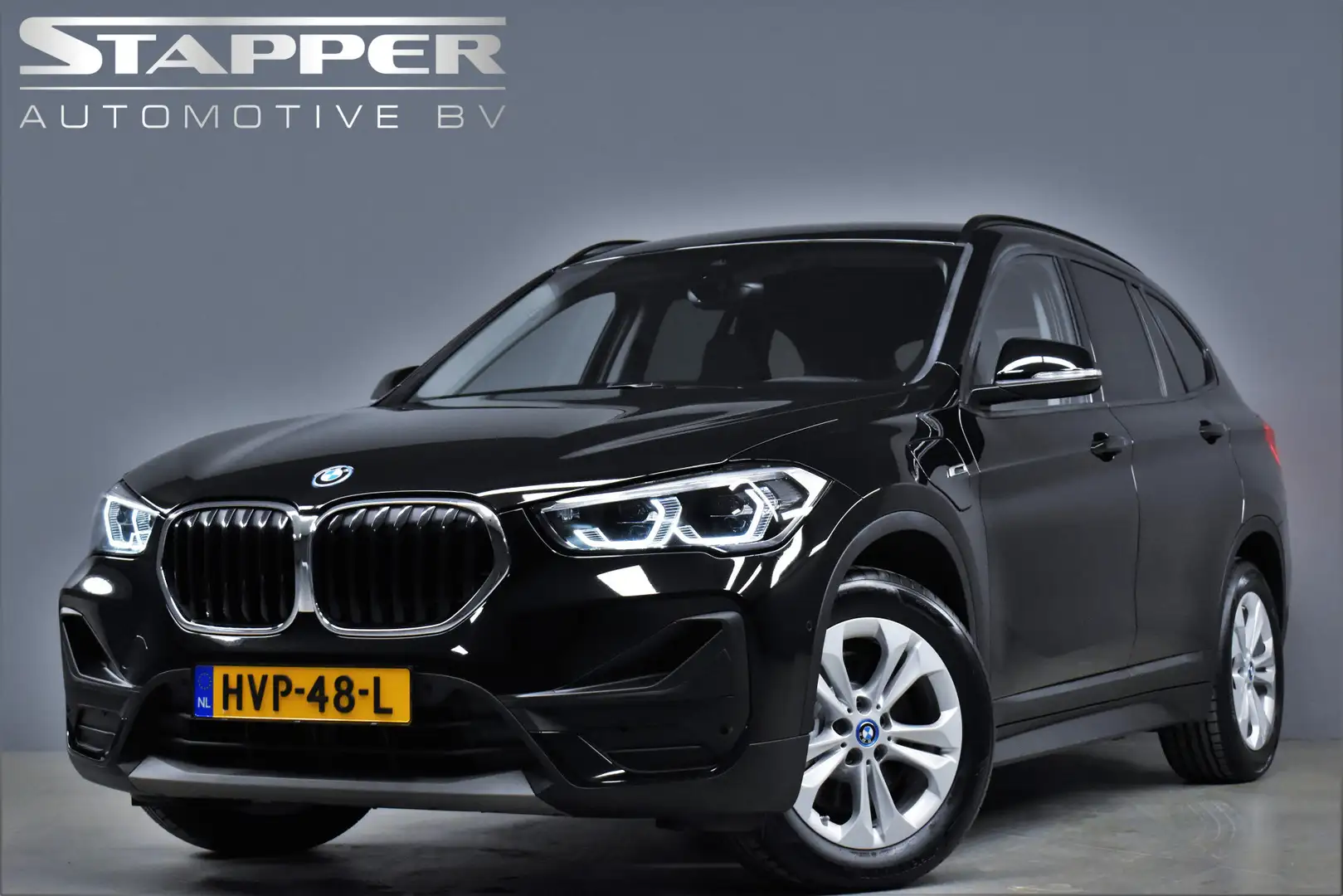 BMW X1 xDrive25e 220pk Business Edition Plus 1e Eig. Deal Zwart - 1