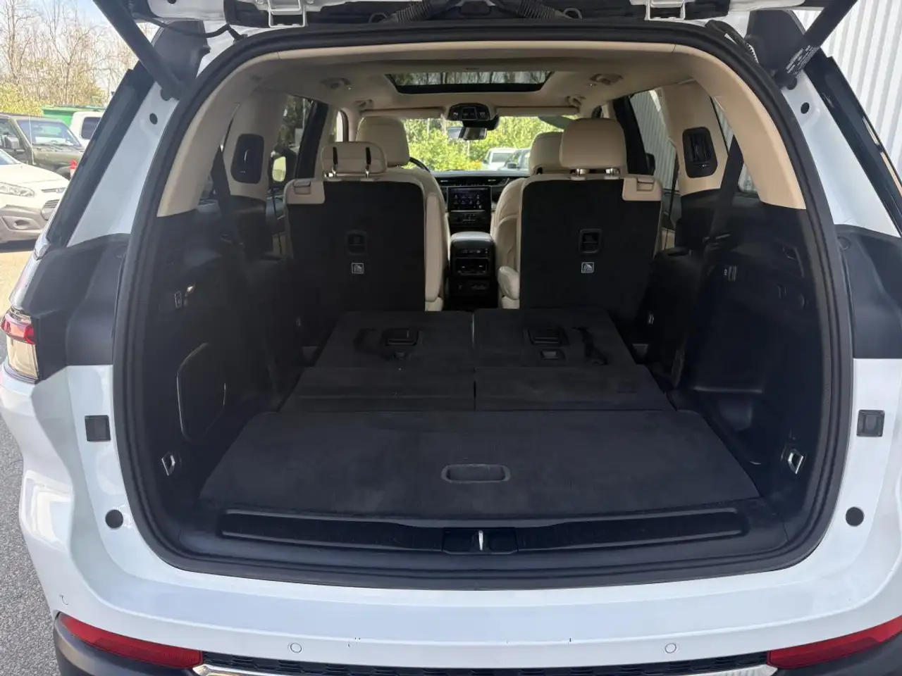 Jeep Grand Cherokee снимка Jeep Grand Cherokee