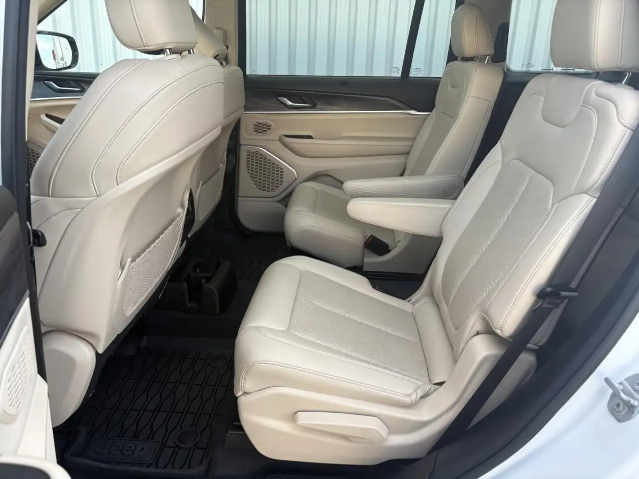 Jeep Grand Cherokee снимка Jeep Grand Cherokee