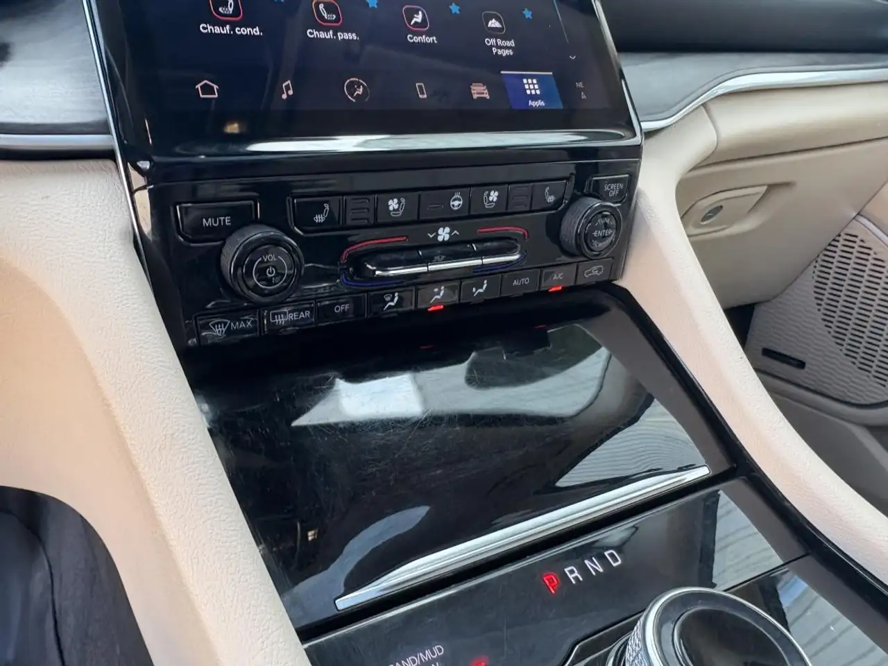 Jeep Grand Cherokee снимка Jeep Grand Cherokee