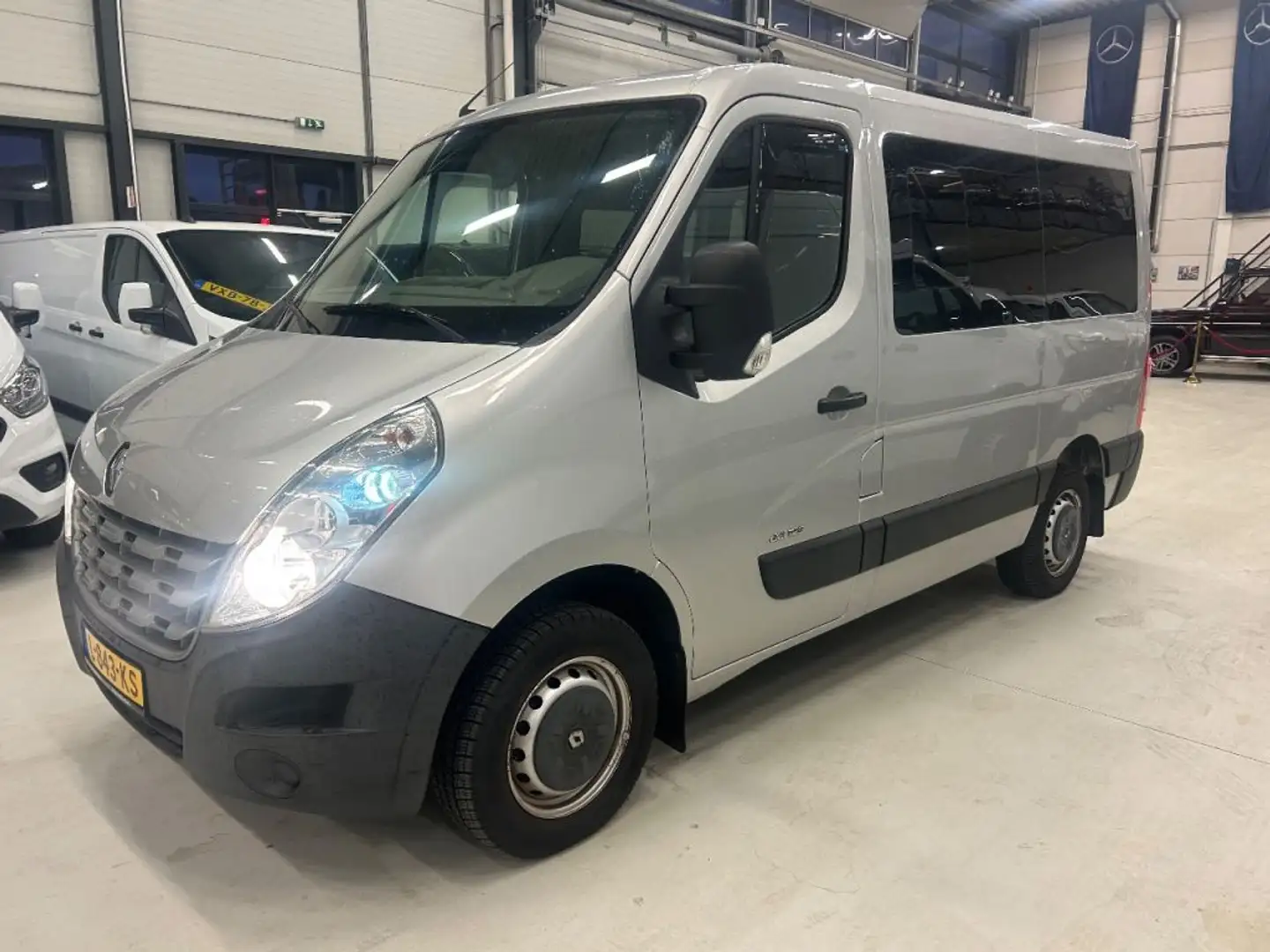 Renault Master 125DCI L1H1 Automaat Airco Cruisecontrol INVALIDE/ Gris - 2