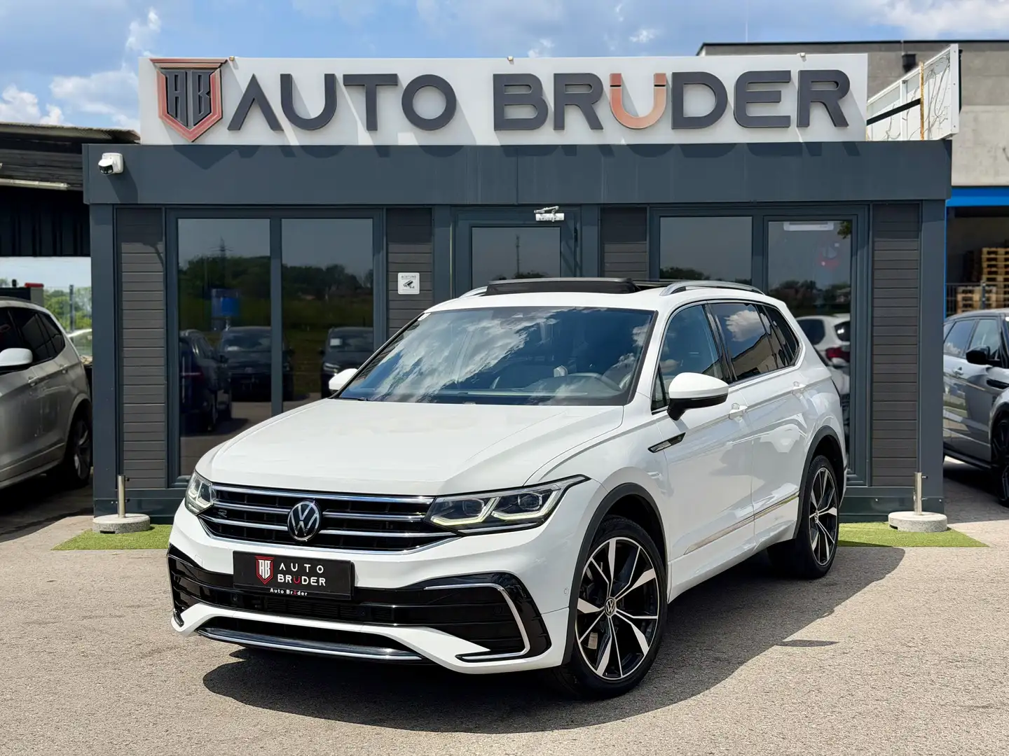 Volkswagen Tiguan Allspace R-Line 2,0 TDI SCR DSG 4Motion Allspace 7 Sitze Weiß - 1