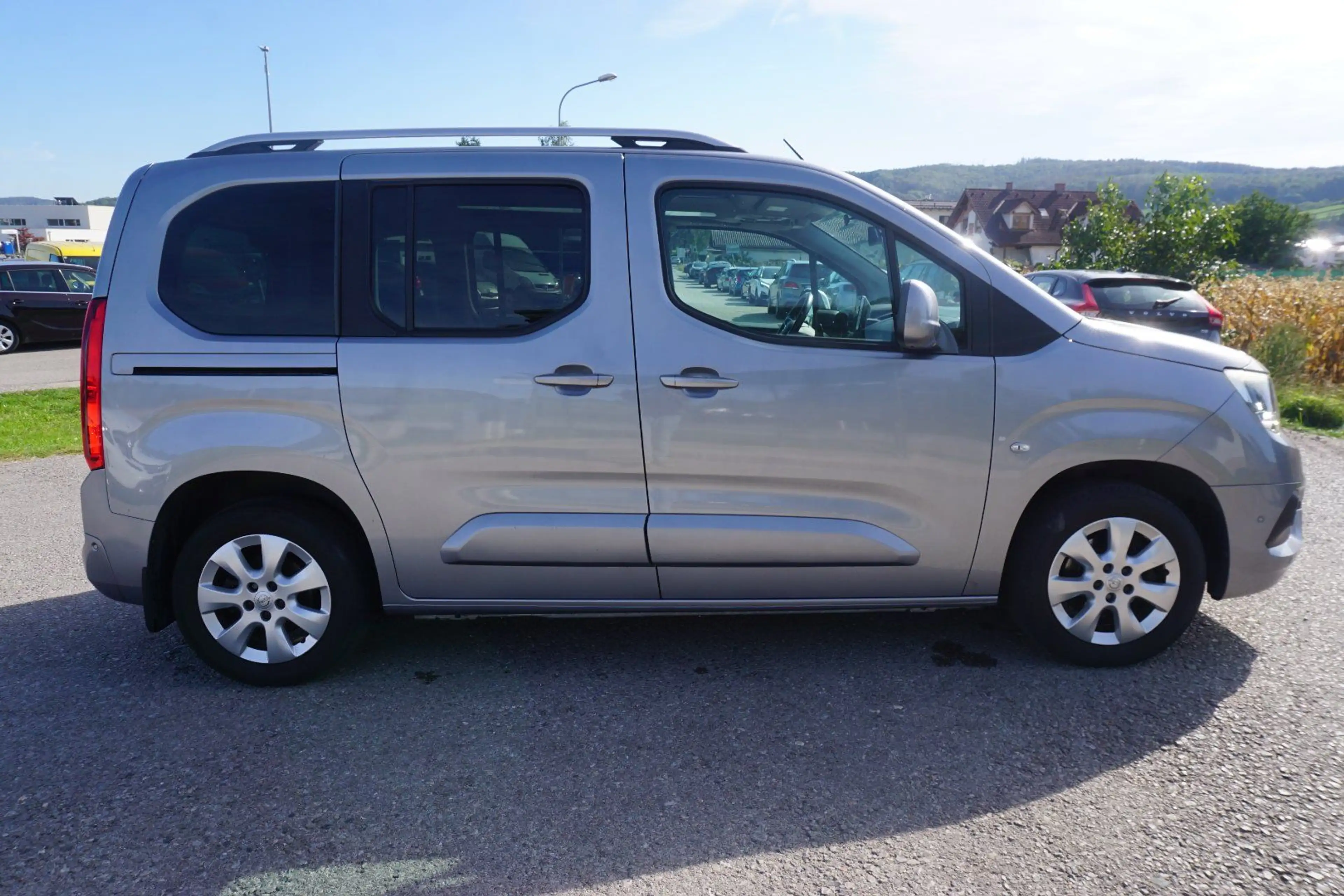 Opel Combo Life 1.2 Turbo Innovation — photo 8
