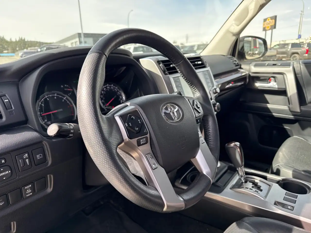 Toyota 4-Runner снимка Toyota 4-Runner