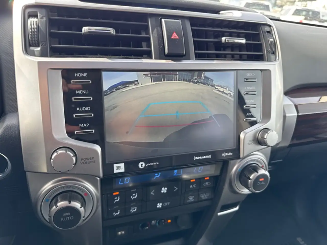 Toyota 4-Runner снимка Toyota 4-Runner