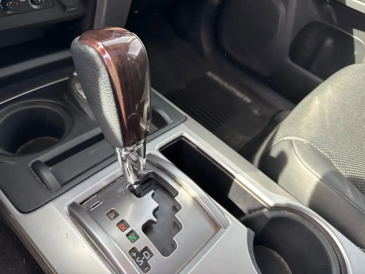 Toyota 4-Runner снимка Toyota 4-Runner