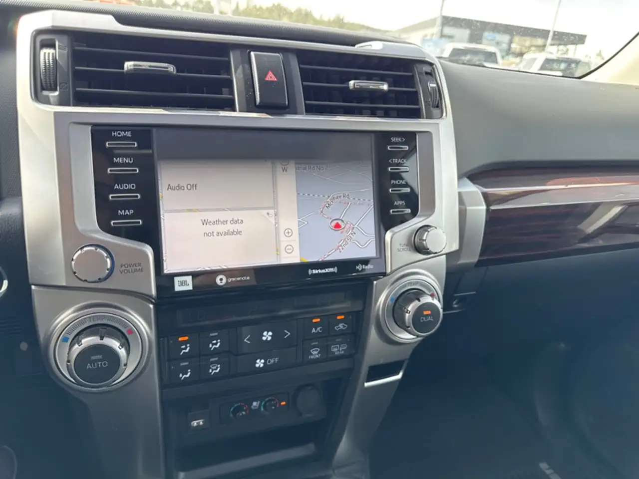 Toyota 4-Runner снимка Toyota 4-Runner
