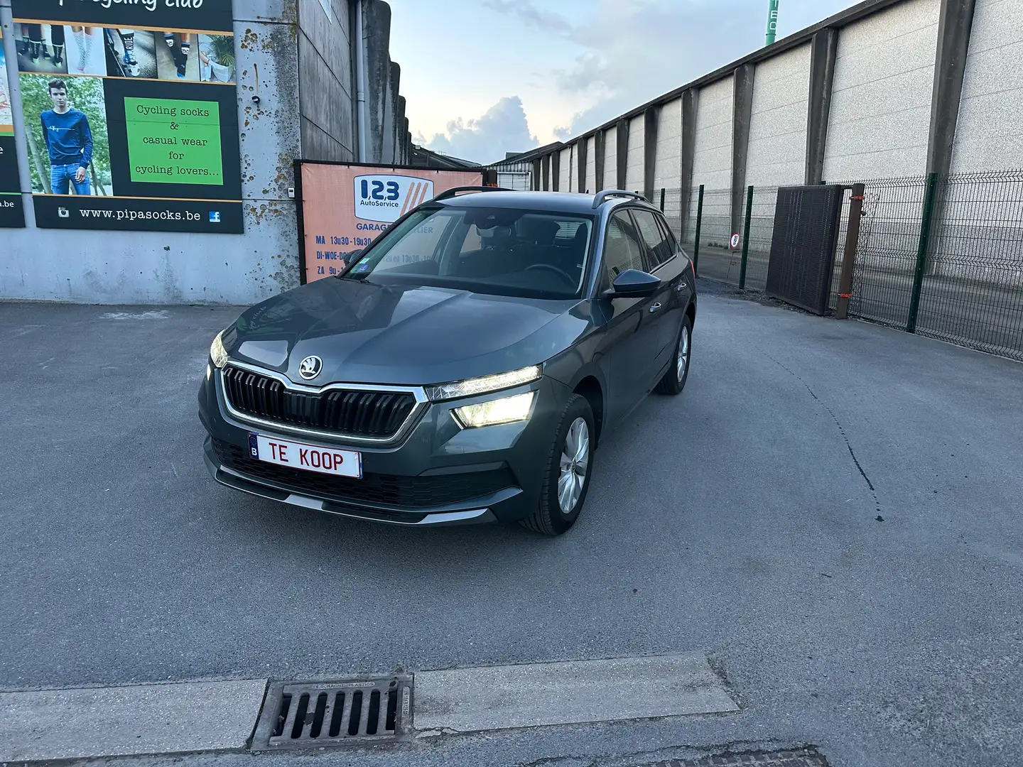 Skoda Kamiq Kamiq 1.0 TSI Ambition Gris - 1
