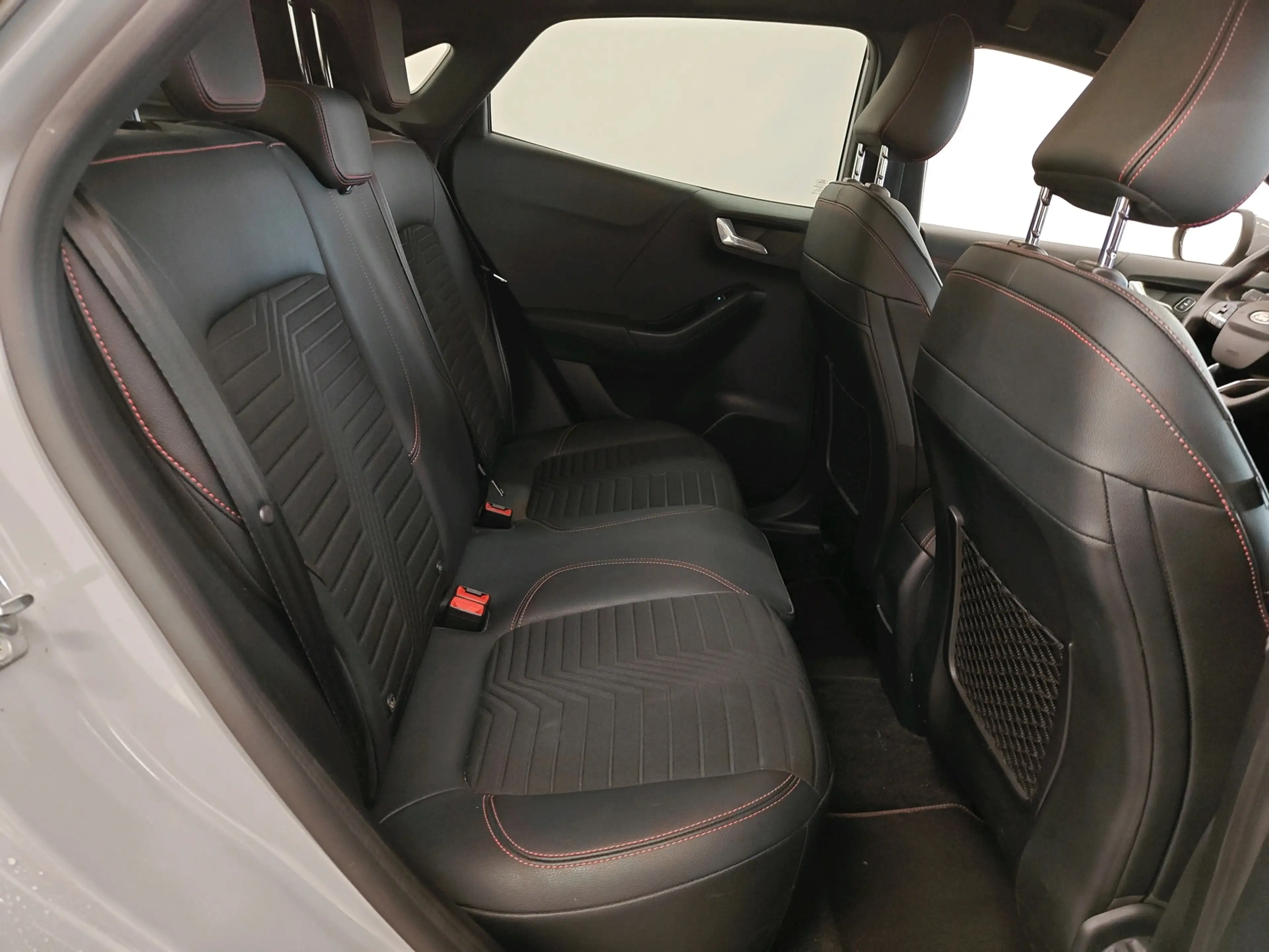Ford Puma 1.0 EcoBoost Hybrid 125pk ST-Line X | Winter Pack — photo 13