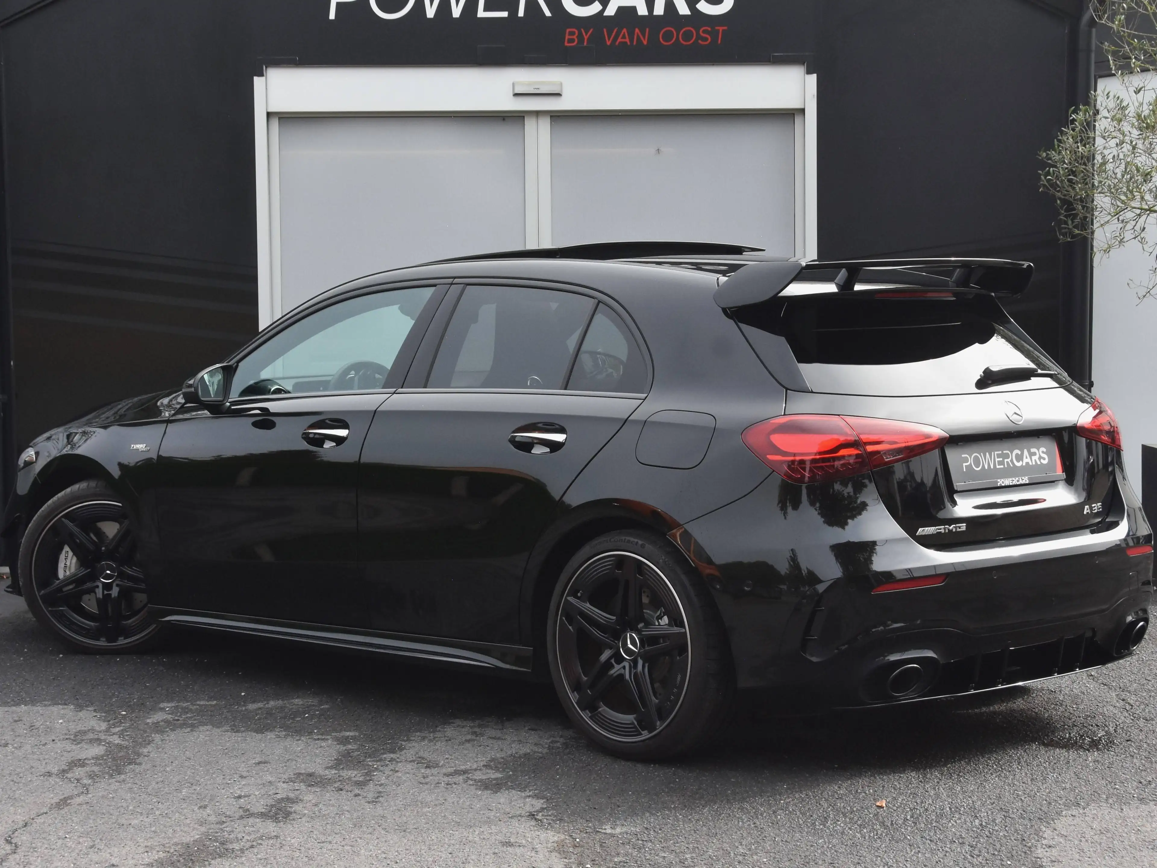 Mercedes-Benz A 35 AMG 4-Matic | Aero Dynamica Pack | Pano | Night — photo 7