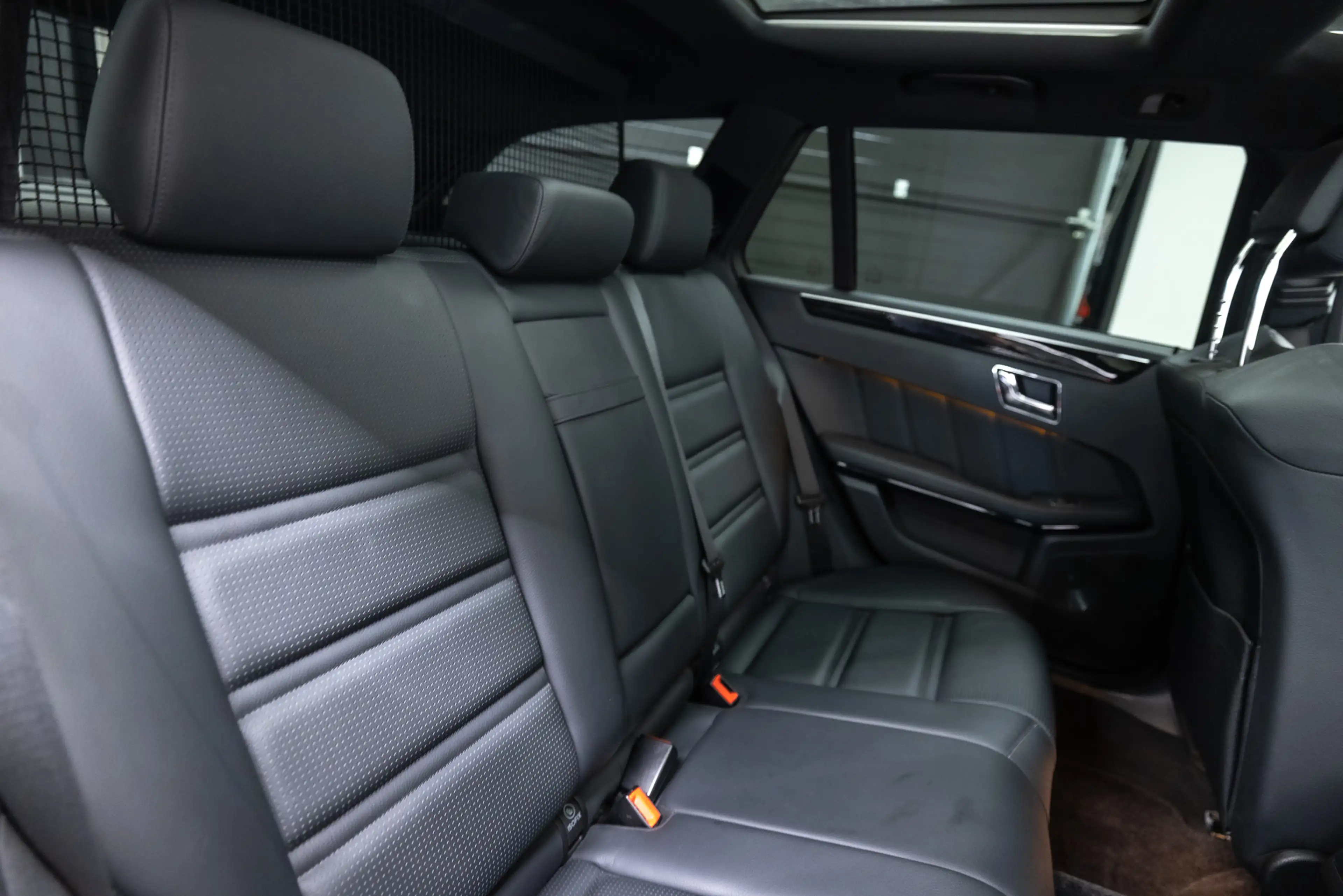 Mercedes-Benz E 63 AMG Estate Fiscale waarde € 12.000,- Dealer auto — photo 16