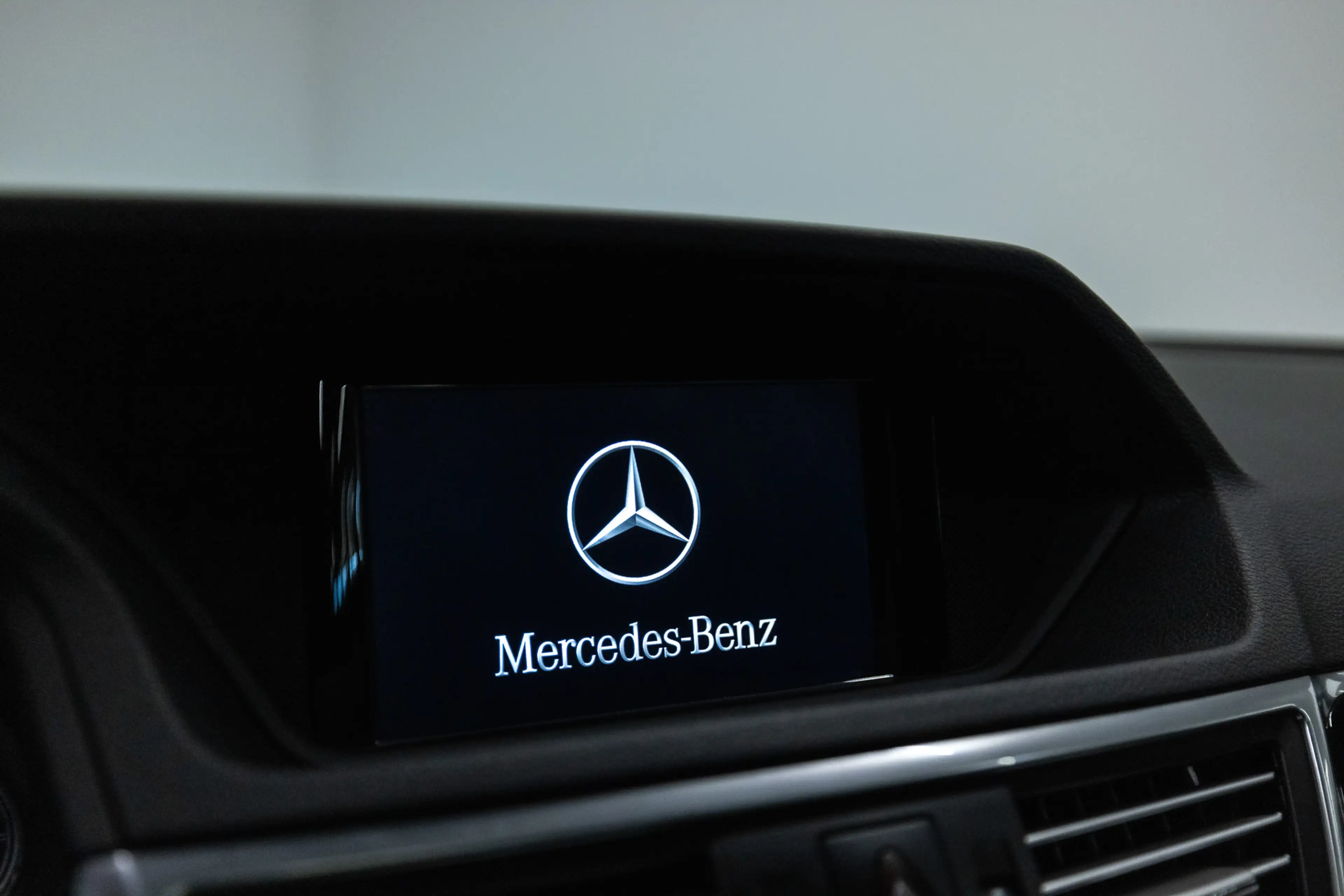 Mercedes-Benz E 63 AMG Estate Fiscale waarde € 12.000,- Dealer auto — photo 26