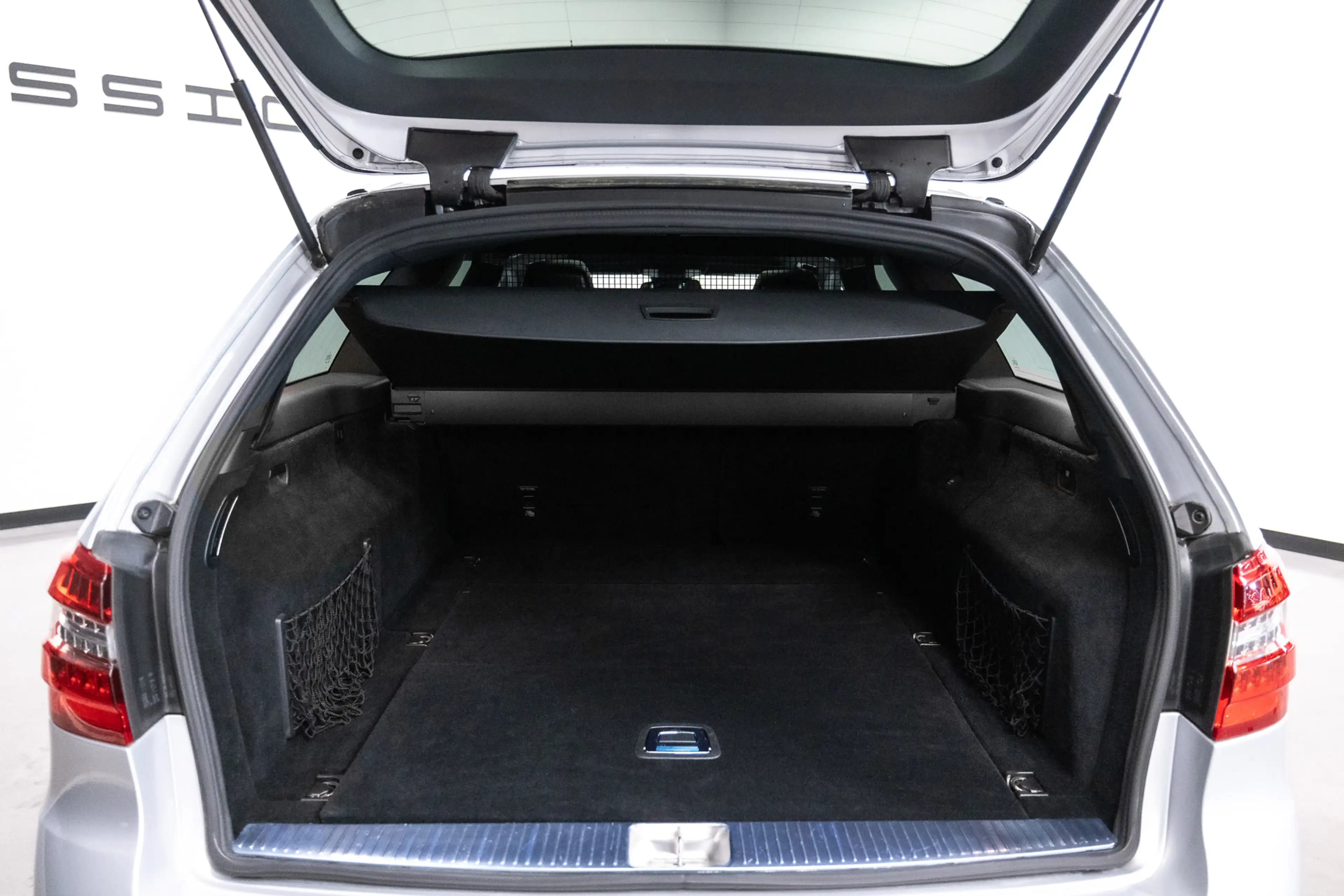 Mercedes-Benz E 63 AMG Estate Fiscale waarde € 12.000,- Dealer auto — photo 40