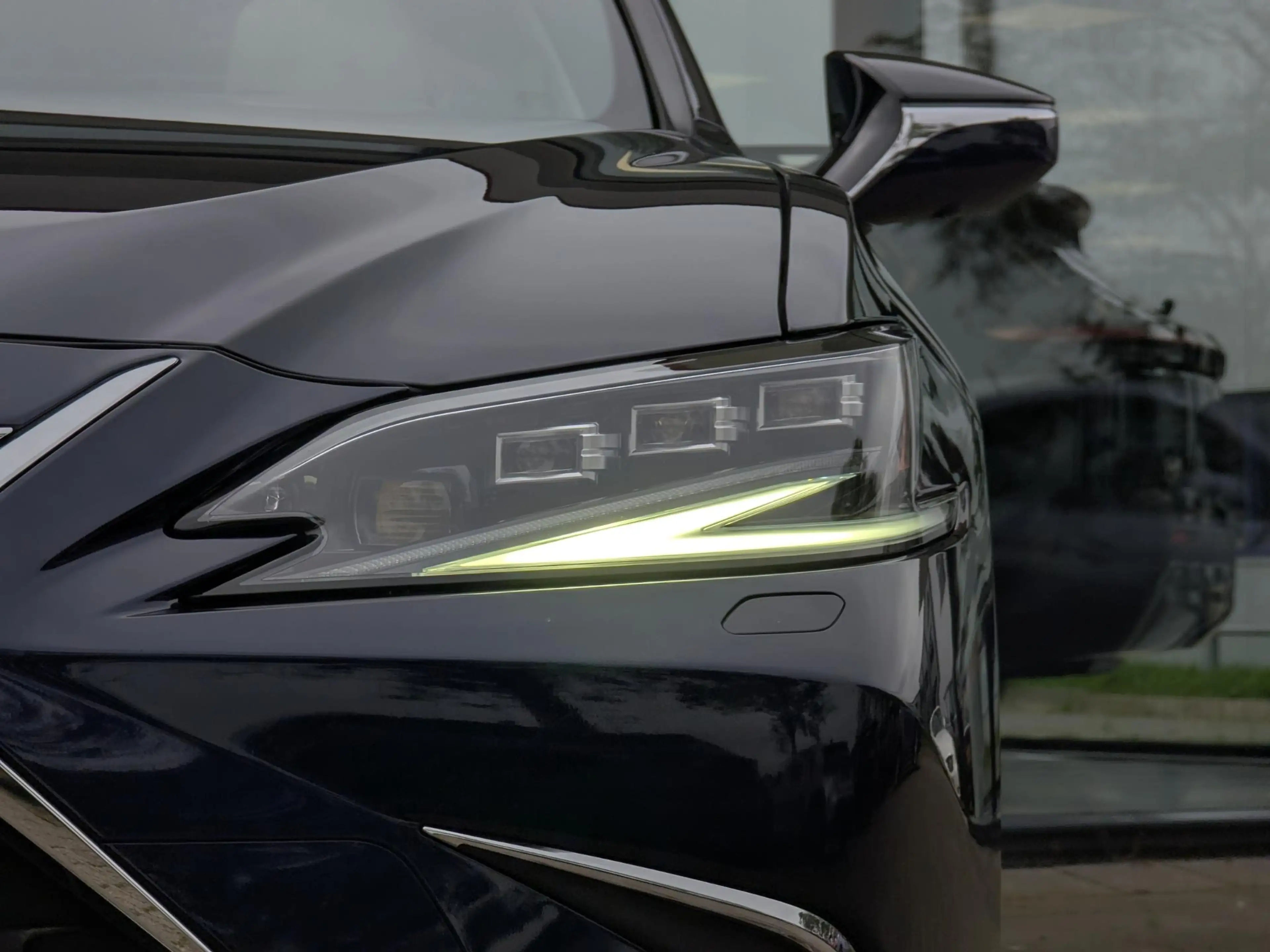 Lexus ES 300 300h President Line | Schuif- kanteldak | Mark Lev — photo 6