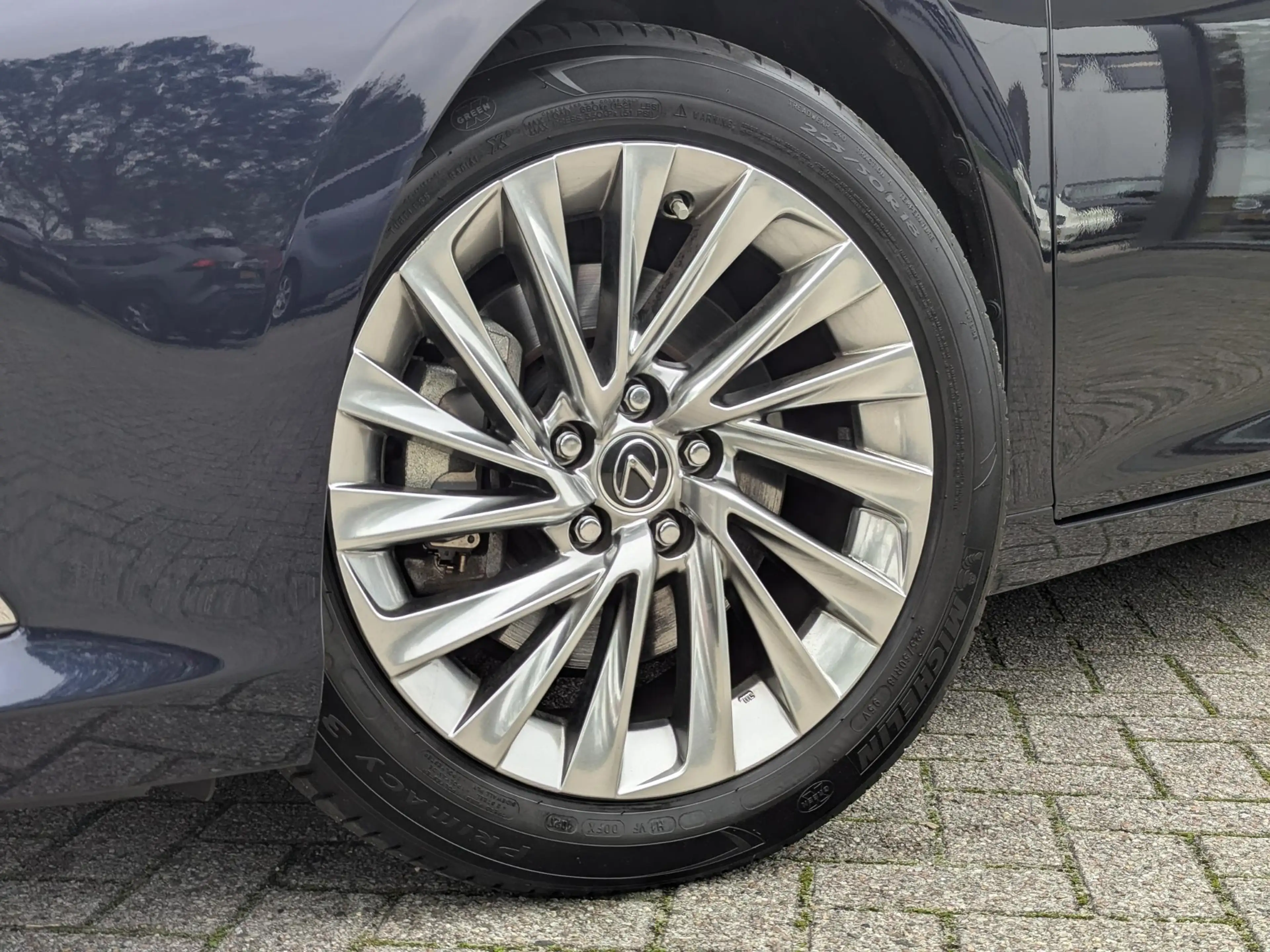Lexus ES 300 300h President Line | Schuif- kanteldak | Mark Lev — photo 2