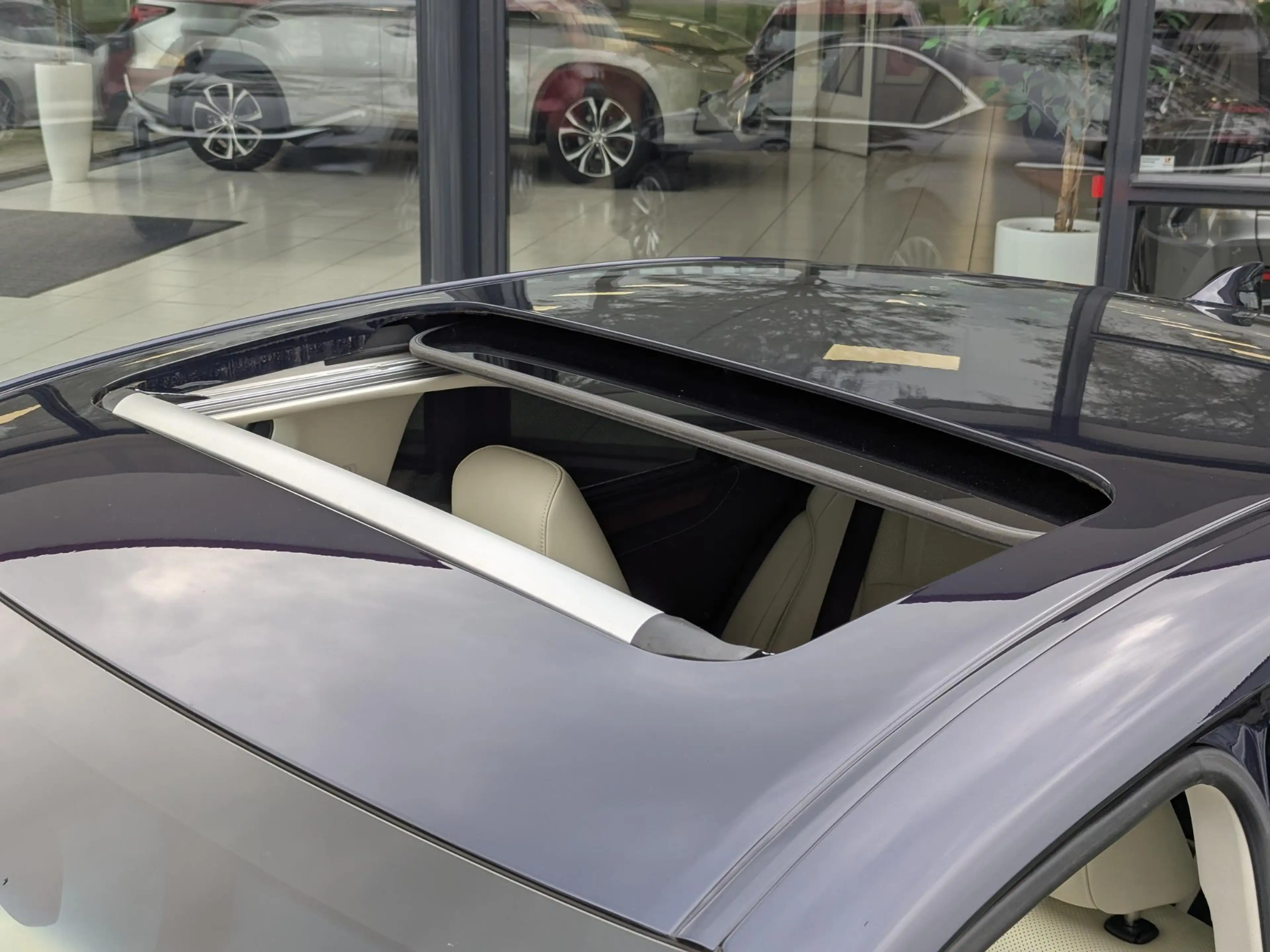 Lexus ES 300 300h President Line | Schuif- kanteldak | Mark Lev — photo 9