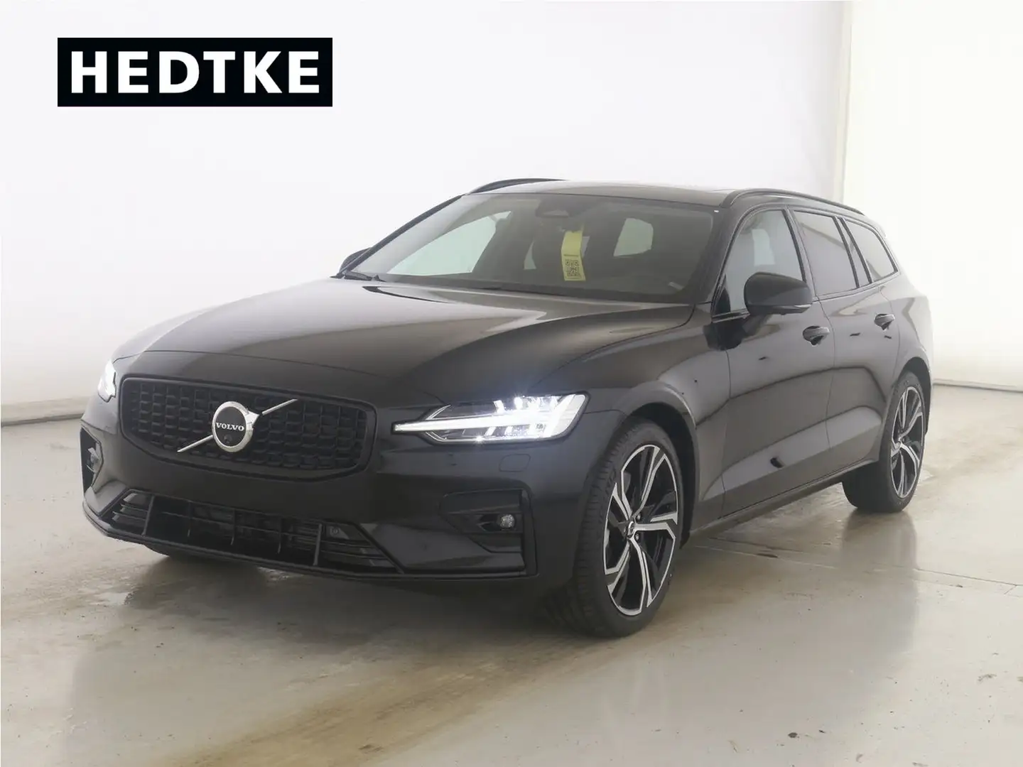 Volvo V60 B4 Benzin Plus Dark 19"+PANO+VOLL-LED+360° Zwart - 1