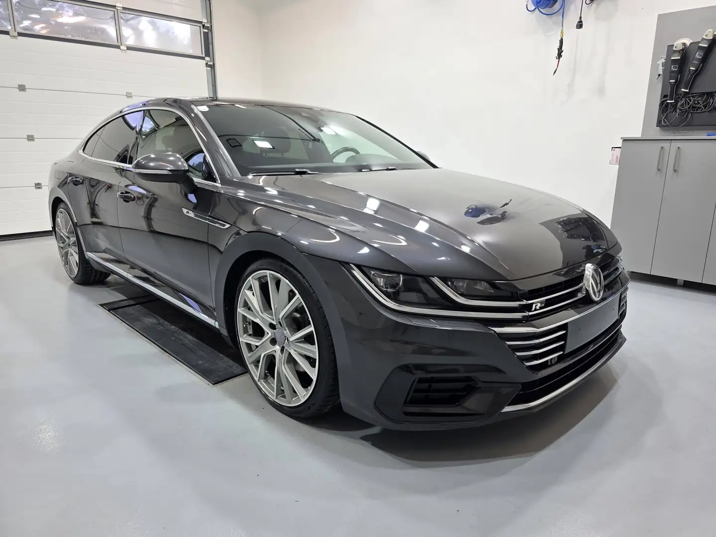 Volkswagen Arteon Arteon 2,0 TDI SCR 4Motion Highline DSG Highline Grau - 1