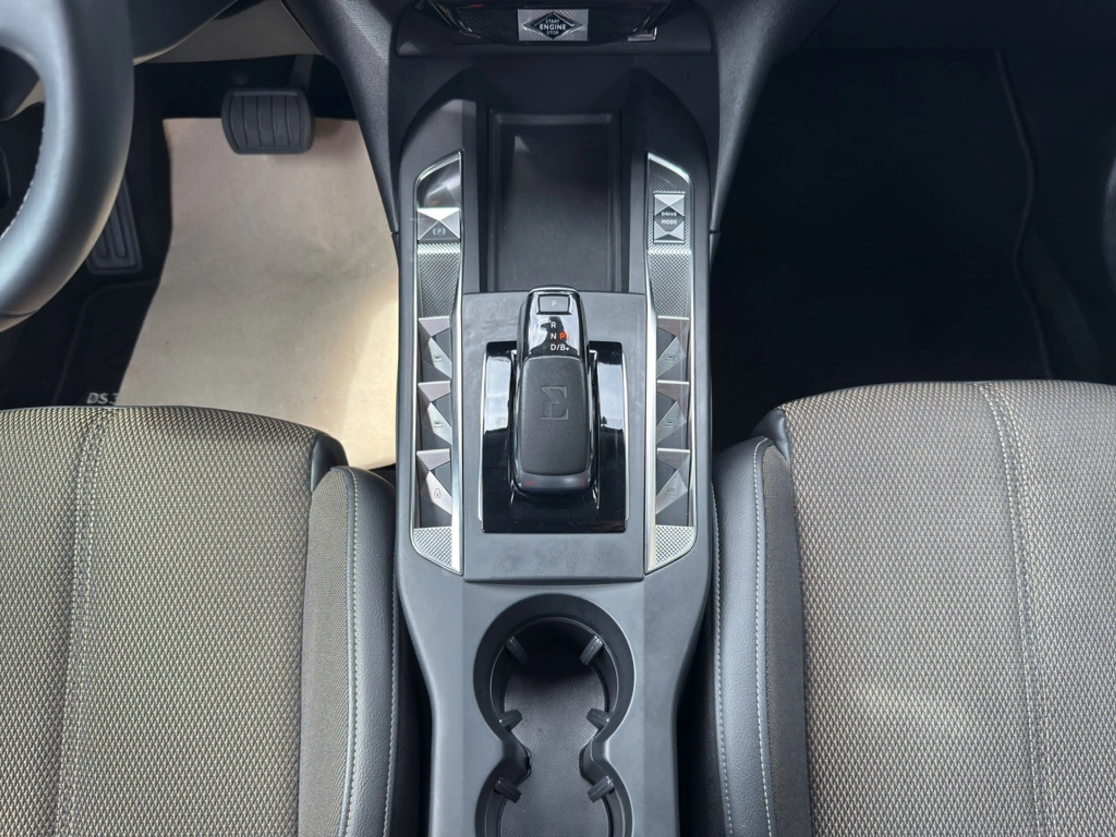 DS Automobiles DS 3 — photo 15