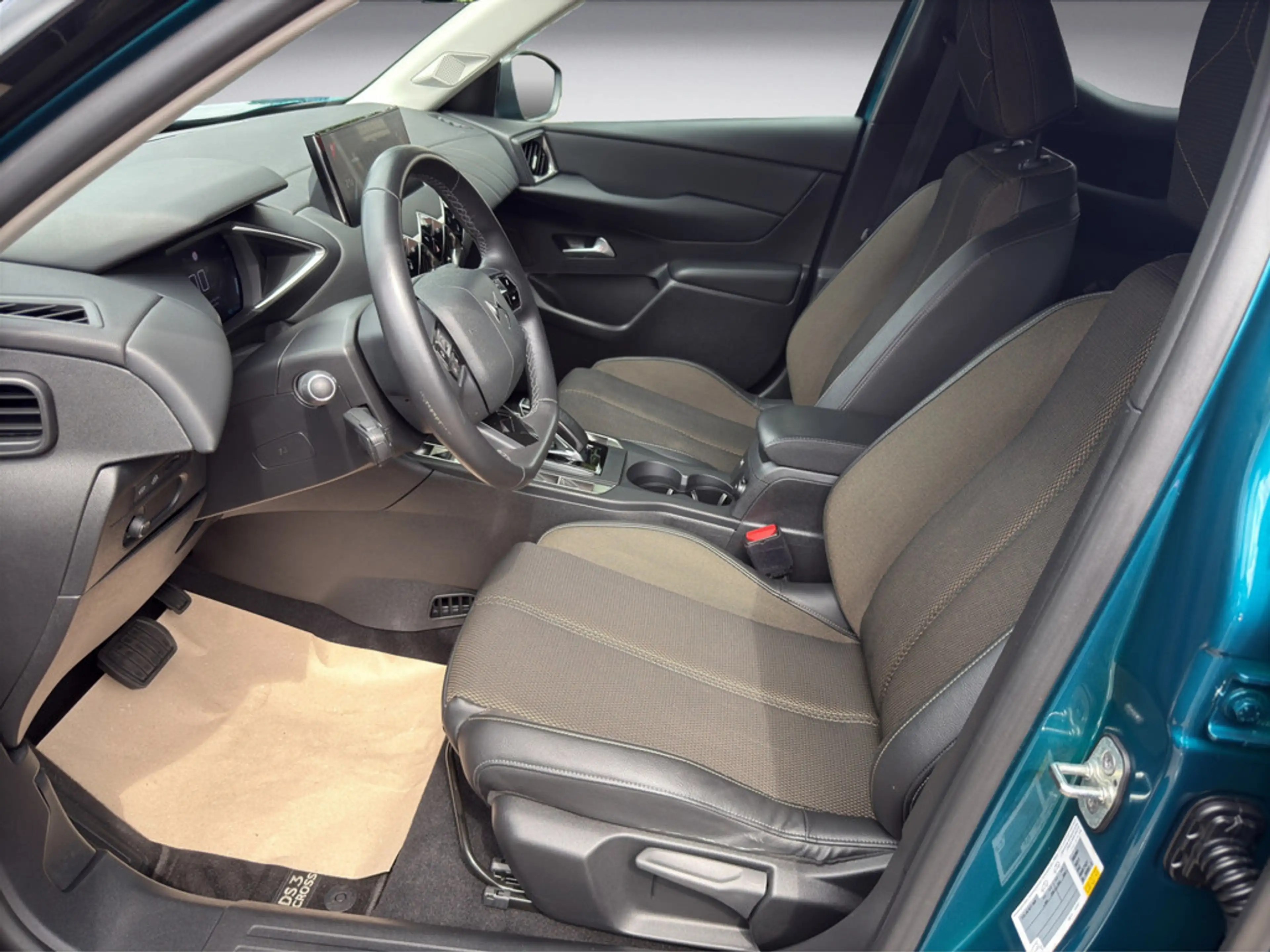 DS Automobiles DS 3 — photo 10