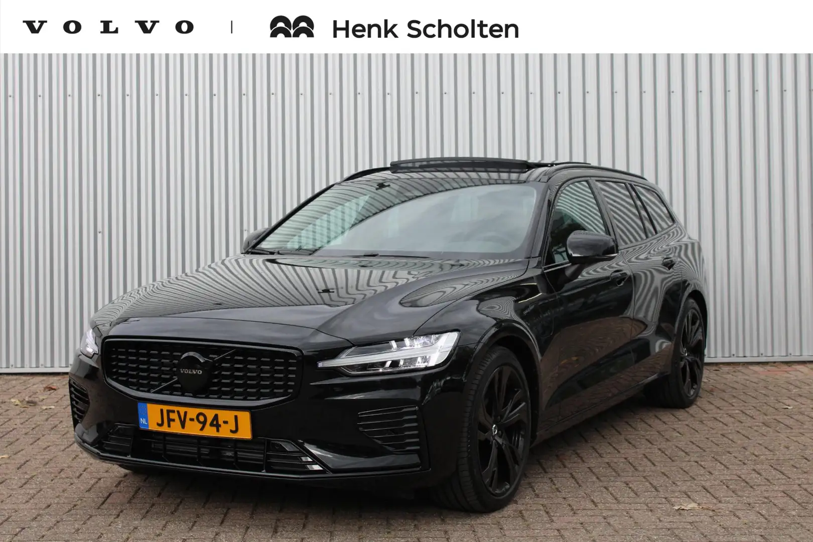 Volvo V60 2.0 T6 Plug-in hybrid AWD Plus Black Edition| Pano Noir - 1