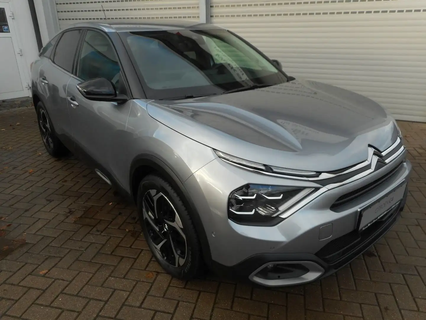 Citroen C4 PT130 S&S Shine Grau - 1