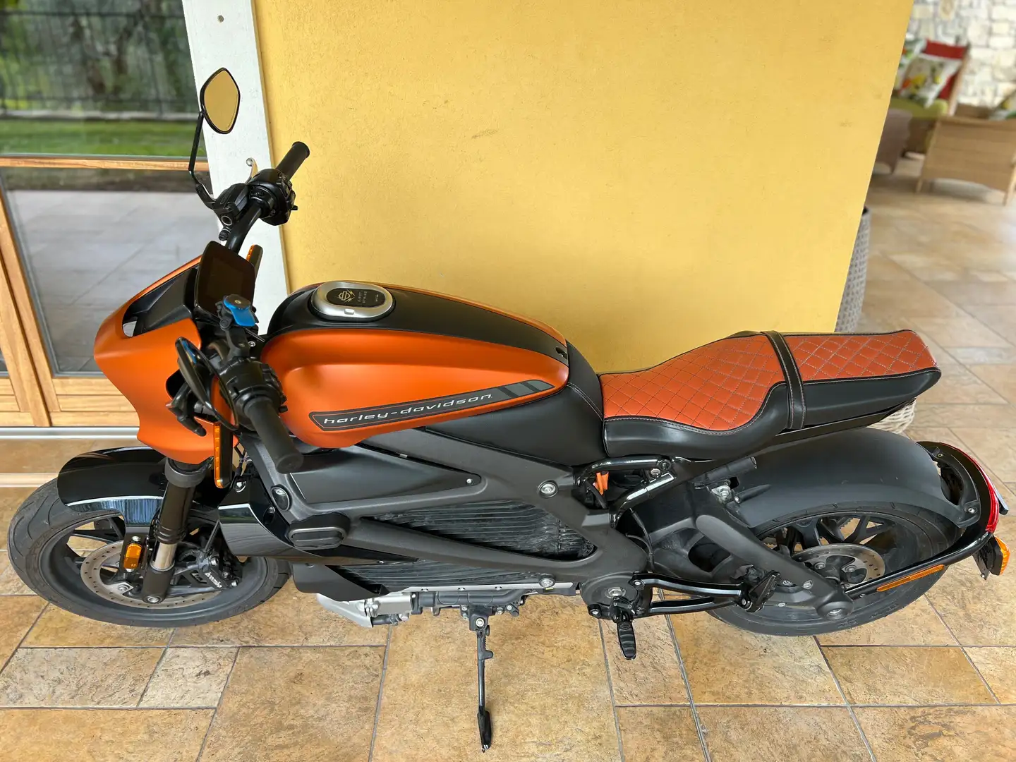 Harley-Davidson LiveWire Orange - 2