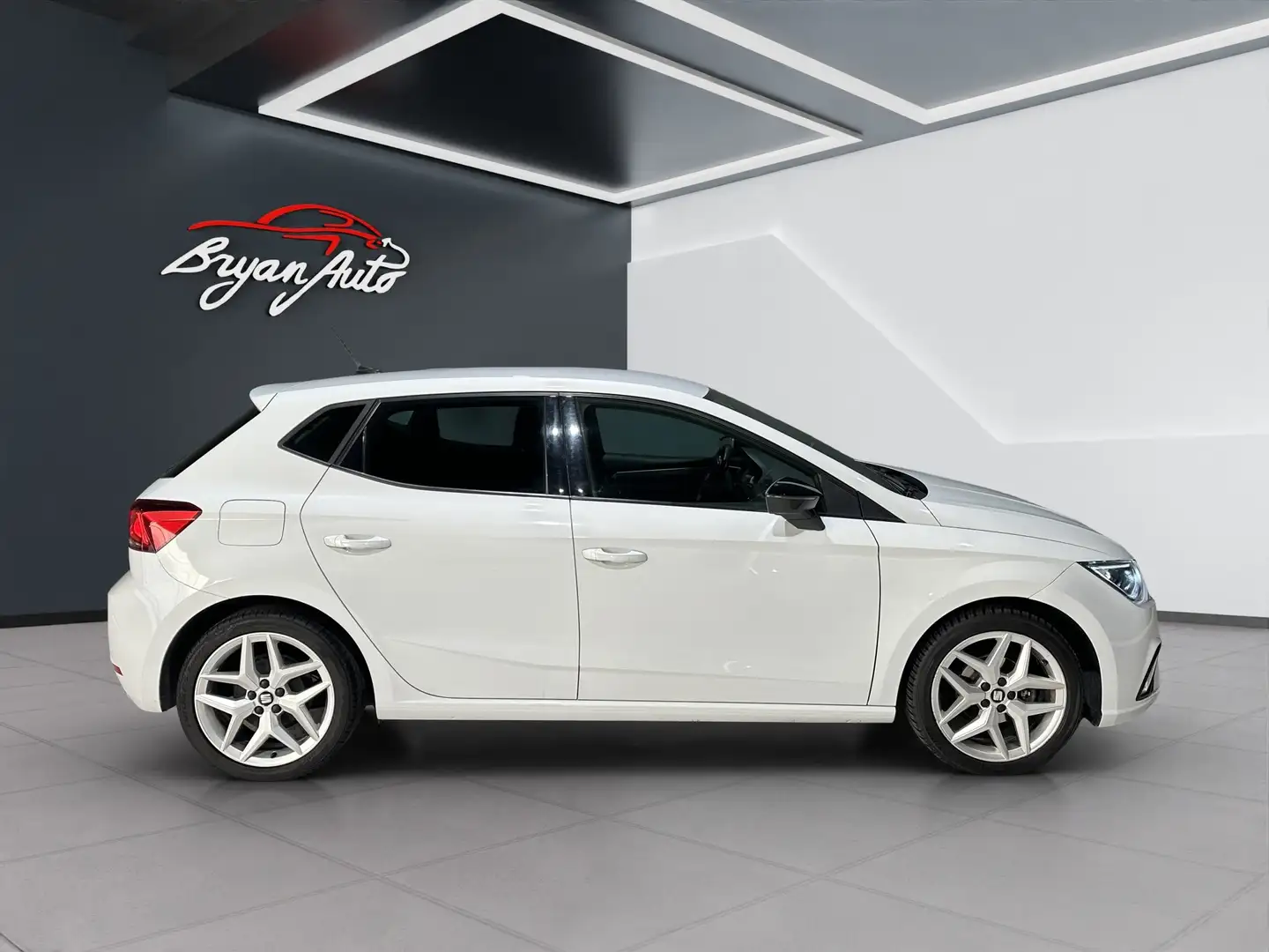 SEAT Ibiza 1.0 ecotsi FR 95cv - 1