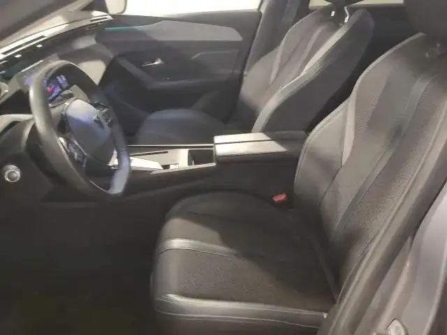 Peugeot 308 view 9