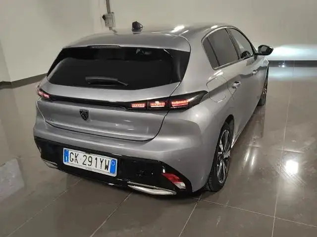 Peugeot 308 view 5