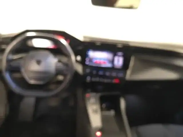 Peugeot 308 view 11