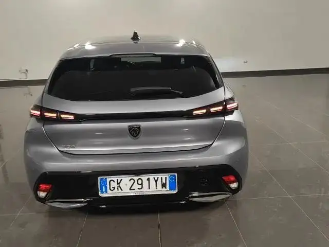 Peugeot 308 view 6