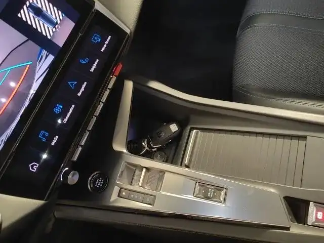 Peugeot 308 view 18