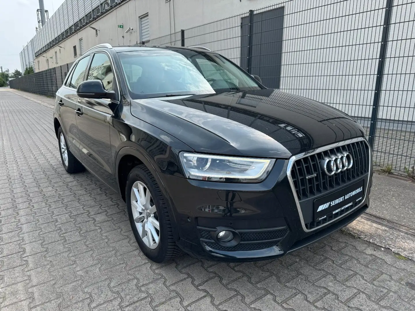 Audi Q3 2.0 TDI quattro NAVI/BI-XENON/LEDER/SHZ/PDC Negro - 1