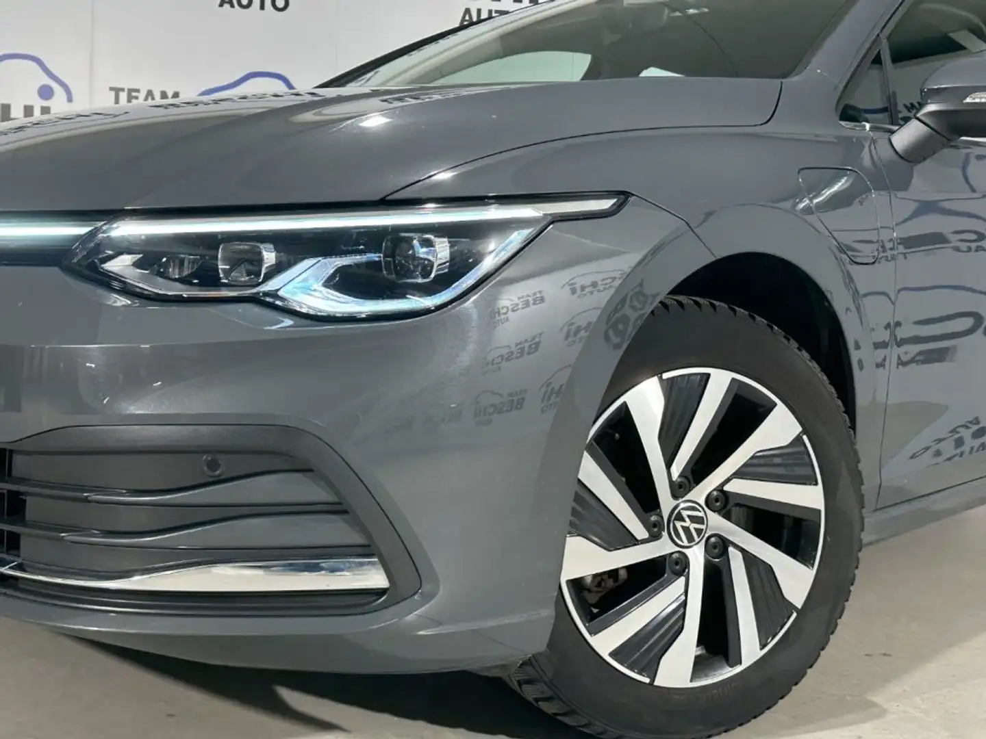 Volkswagen Golf 1.4 TSI eHYBRID 204 CV DSG Style Grijs - 2