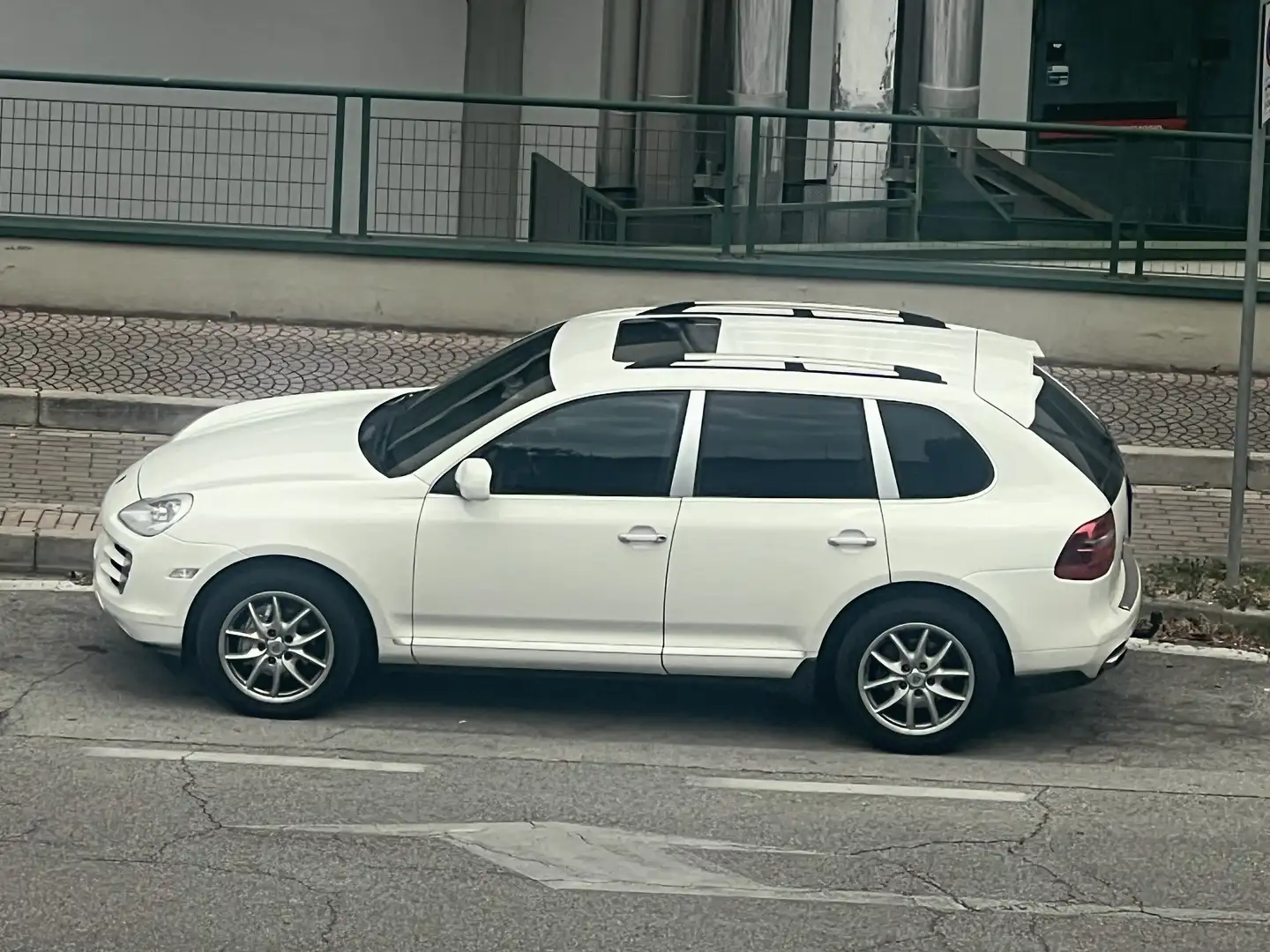 Porsche Cayenne 3.0 TDI V6 tiptronic bixenon tetto navi bt full Bianco - 1