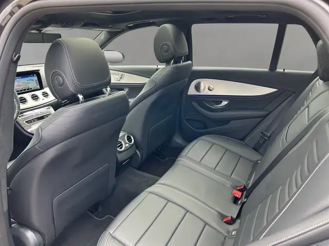 Mercedes-Benz E-Class view 8