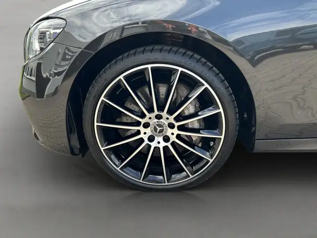Mercedes-Benz E-Class view 15