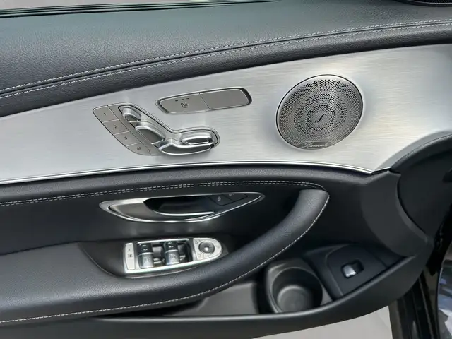 Mercedes-Benz E-Class view 12